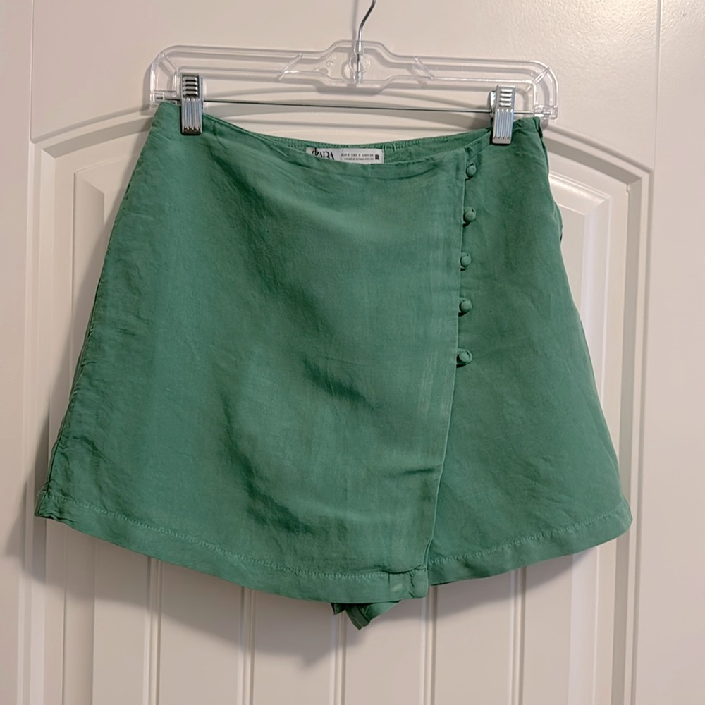 Zara skort- green.  Size S. NWT